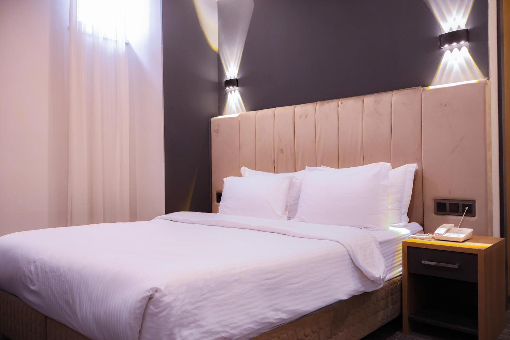 Home Plus Hotel Istanbul Exterior foto
